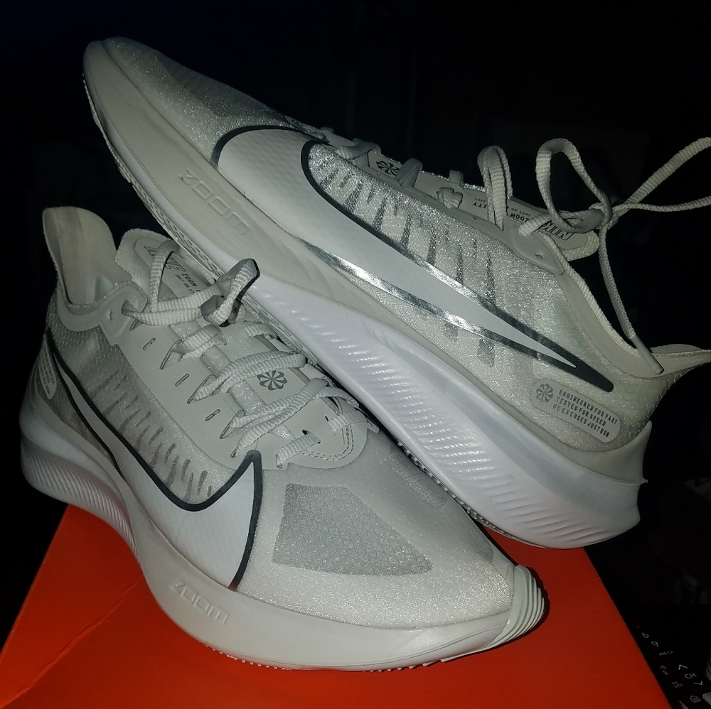 Men's Nike Zoom Gravity size 9